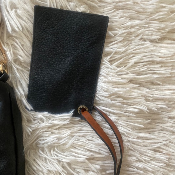 Black Leather Adjustable Shoulder Bag with Coin Purse - Picture 4 of 9